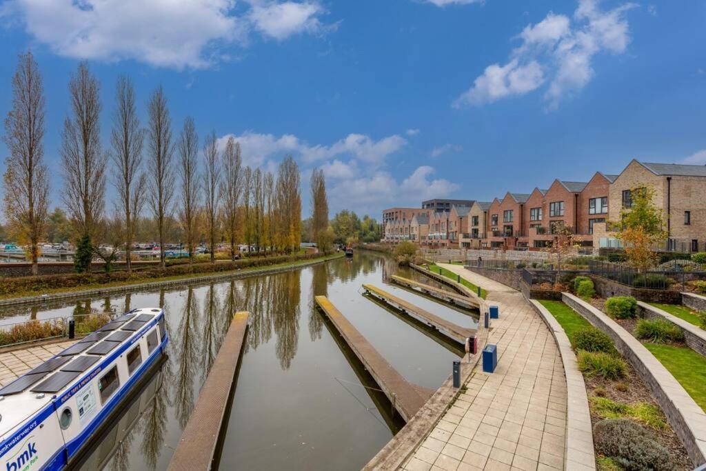 Beautiful Canal Side Apartment - City Centre - Balcony, Secure Parking, Self Check-In, Fast Wifi And Smart Tv With Sky Tv And Netflix By Yoko Property Milton Keynes Exterior photo