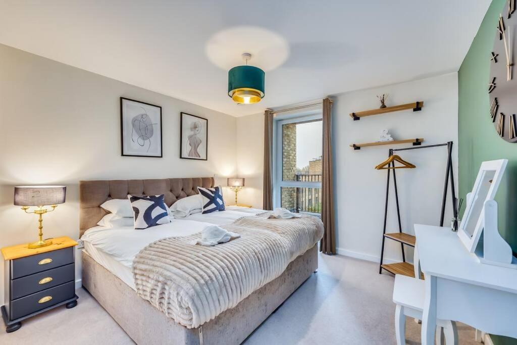 Beautiful Canal Side Apartment - City Centre - Balcony, Secure Parking, Self Check-In, Fast Wifi And Smart Tv With Sky Tv And Netflix By Yoko Property Milton Keynes Exterior photo