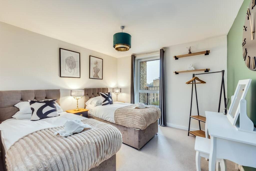 Beautiful Canal Side Apartment - City Centre - Balcony, Secure Parking, Self Check-In, Fast Wifi And Smart Tv With Sky Tv And Netflix By Yoko Property Milton Keynes Exterior photo